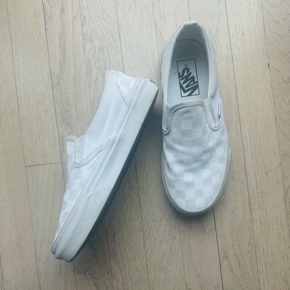 Vans Classic Checkerboard Slip On Shoe, True White - Picture 3 of 8